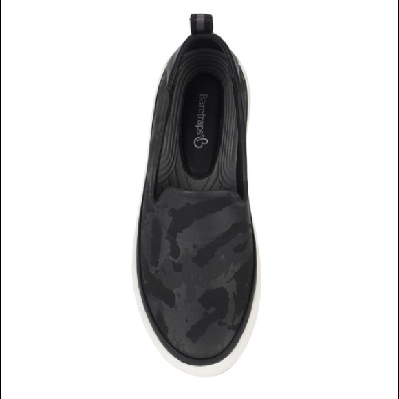 (NIB) Baretraps Women Nevin Black Camo Platform Slip On Sneakers. Sz. 7.5 - Picture 2 of 7